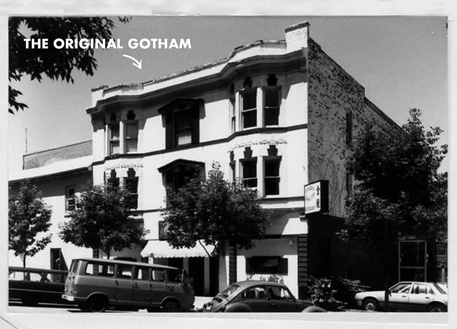 The Golden Dragon restaurant building in 1974, before it became Gotham Bagels